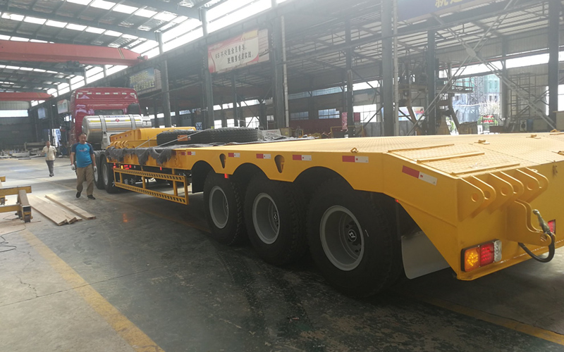 3 Axles 30 Tons-60 Tons Lowbed Traile